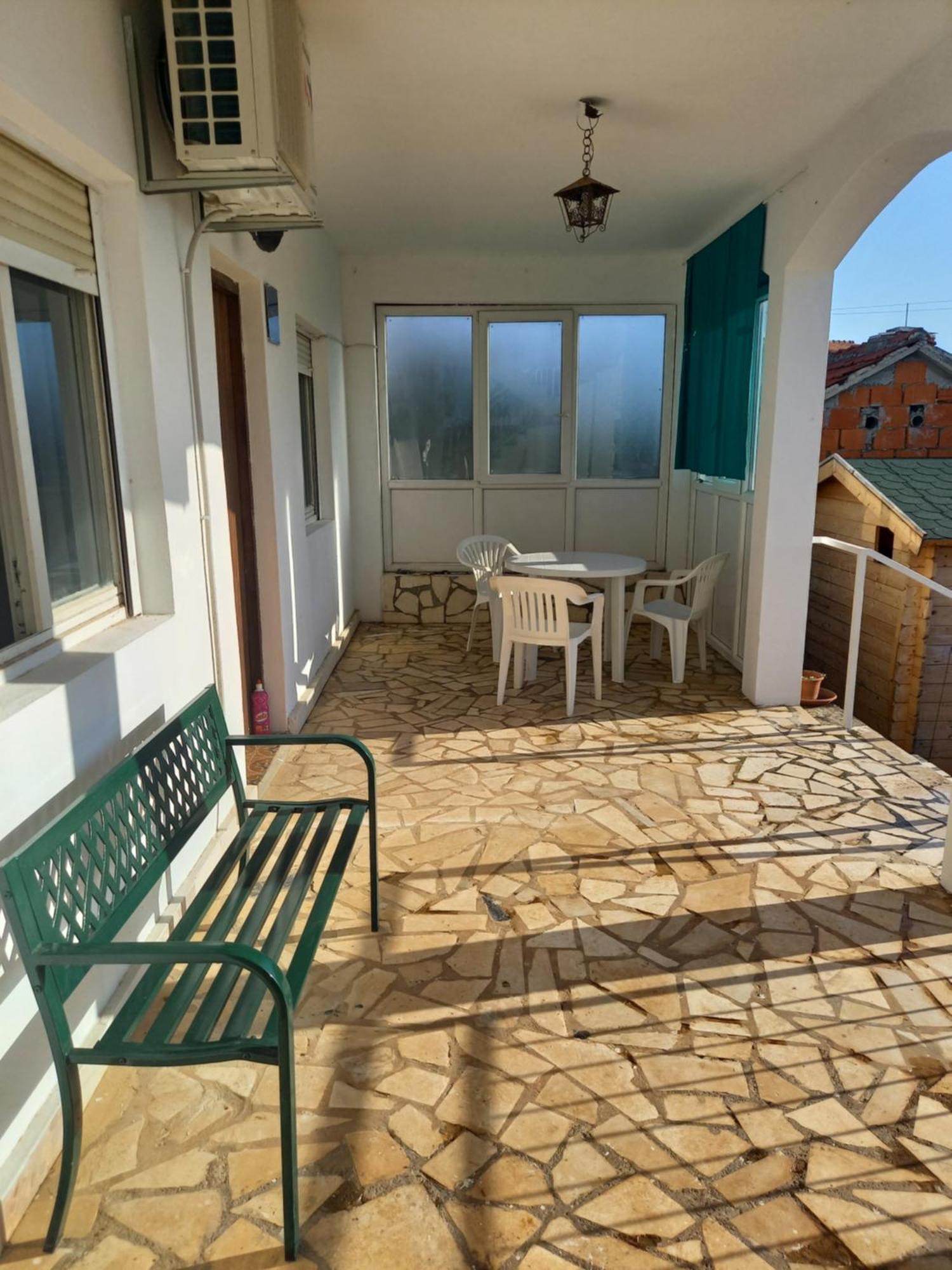 Sunnyside Apartma